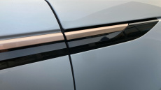 Land Rover Range Rover Velar 2.0 D200 R-Dynamic SE 5dr Auto Diesel Estate